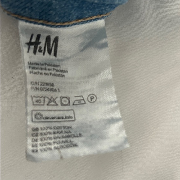 H&M boyfriend ripped light washed jeans size 2 inseam 26” cotton, casual jeans - Picture 5 of 5